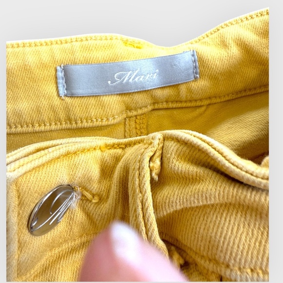 Show Your School Spirit in these yellow demin jeans with raw edge - Picture 3 of 5